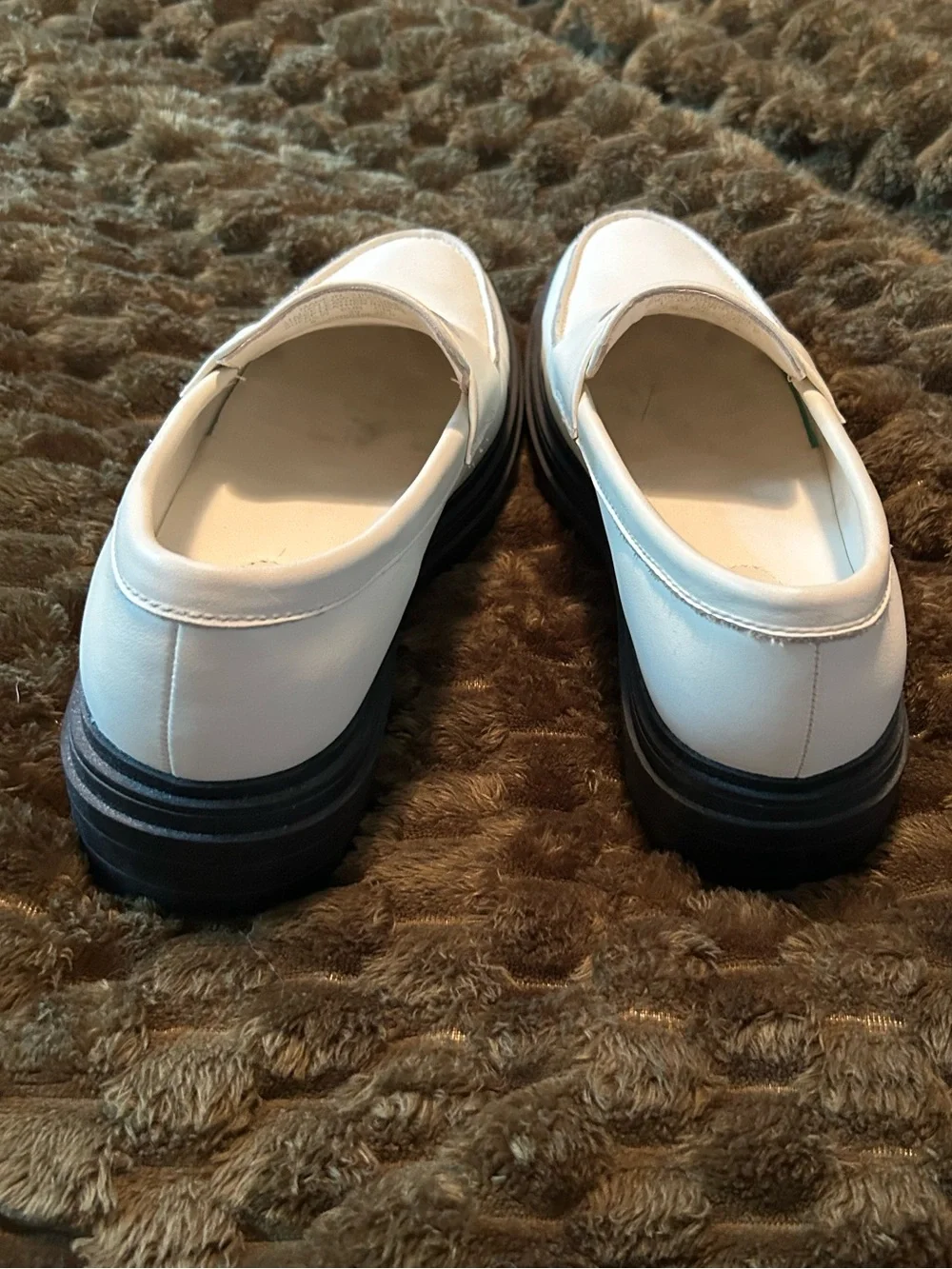Quince white leather loafer